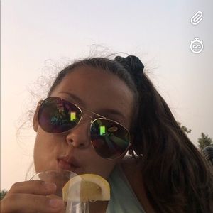 Meet your Posher, Julia